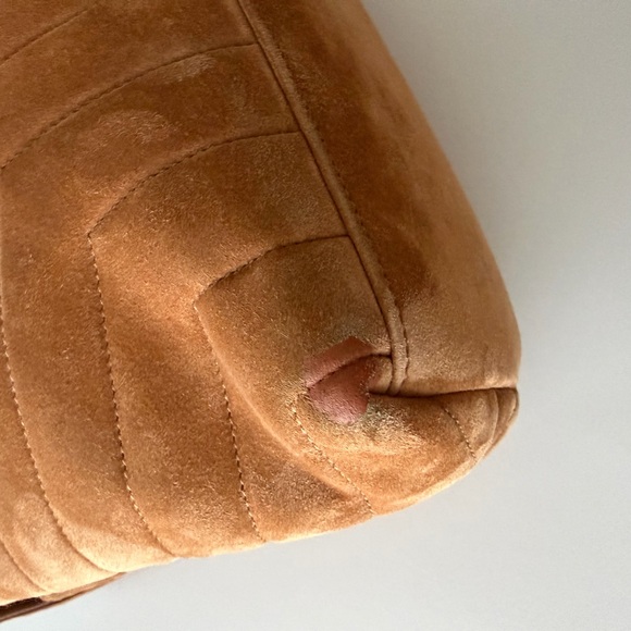 Saint Laurent Medium LouLou Quilted Suede Shoulder Bag. - Picture 7 of 16